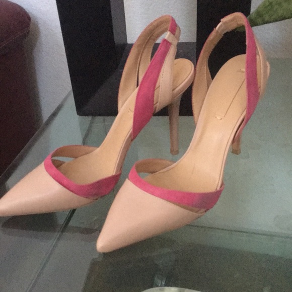 BCBGMAXAZRIA-Beautiful fuchsia and light pink heels! - Picture 1 of 4